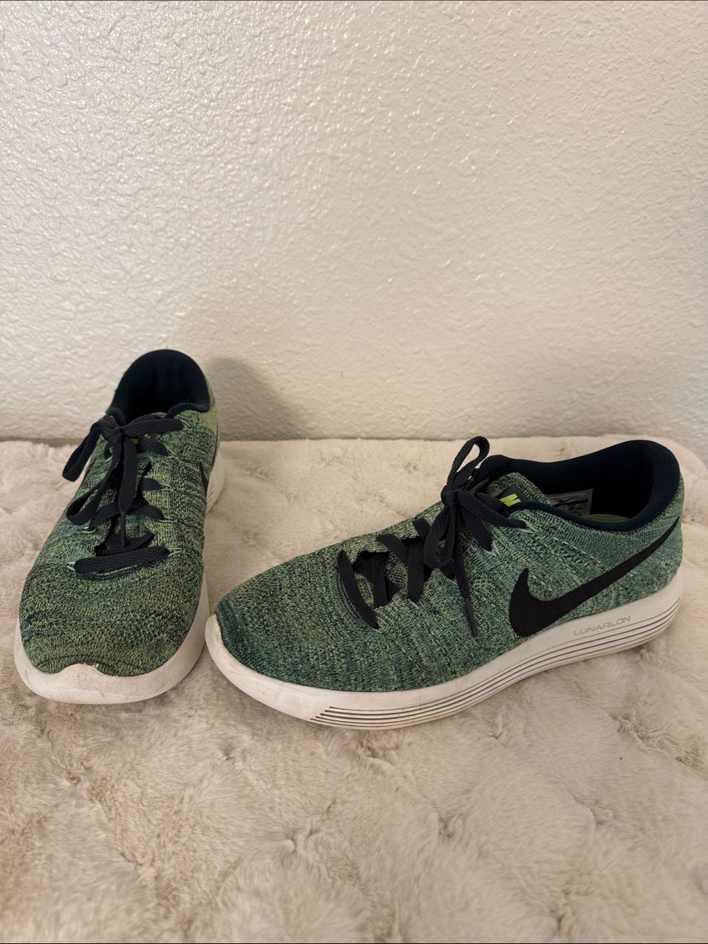 Nike Men’s LunarEpic Low Flyknit Running Sneakers in Seaweed